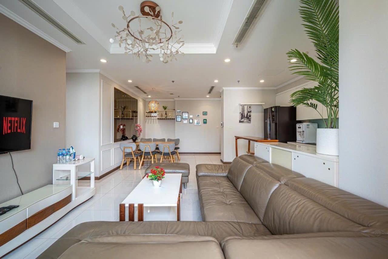 Luna Apartment- Vinhomes Park Apartment *