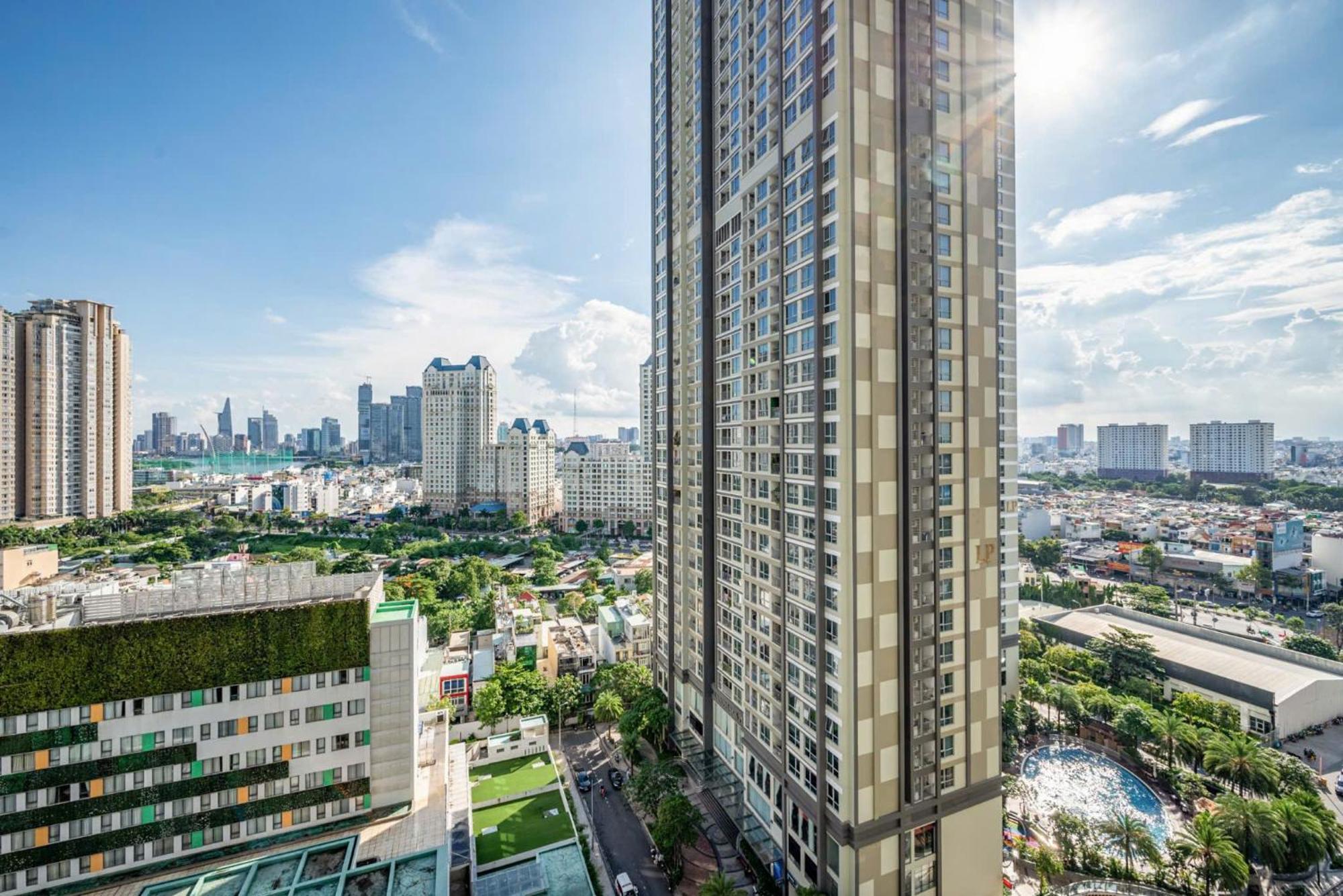 Luna Apartment- Vinhomes Park *