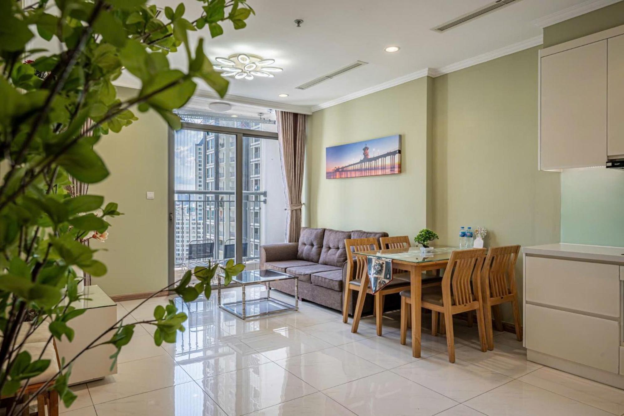 Luna Apartment- Vinhomes Park Apartment