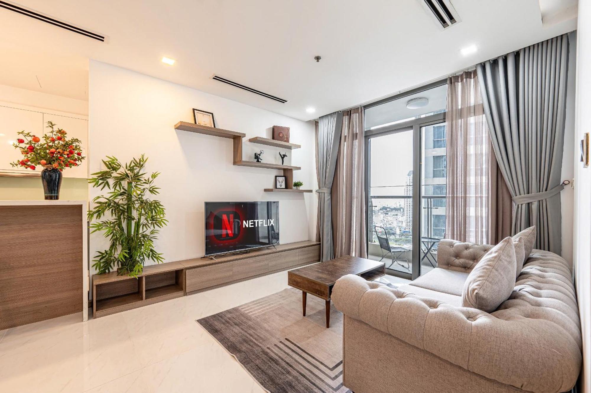 Luna Apartment- Vinhomes Park Apartment