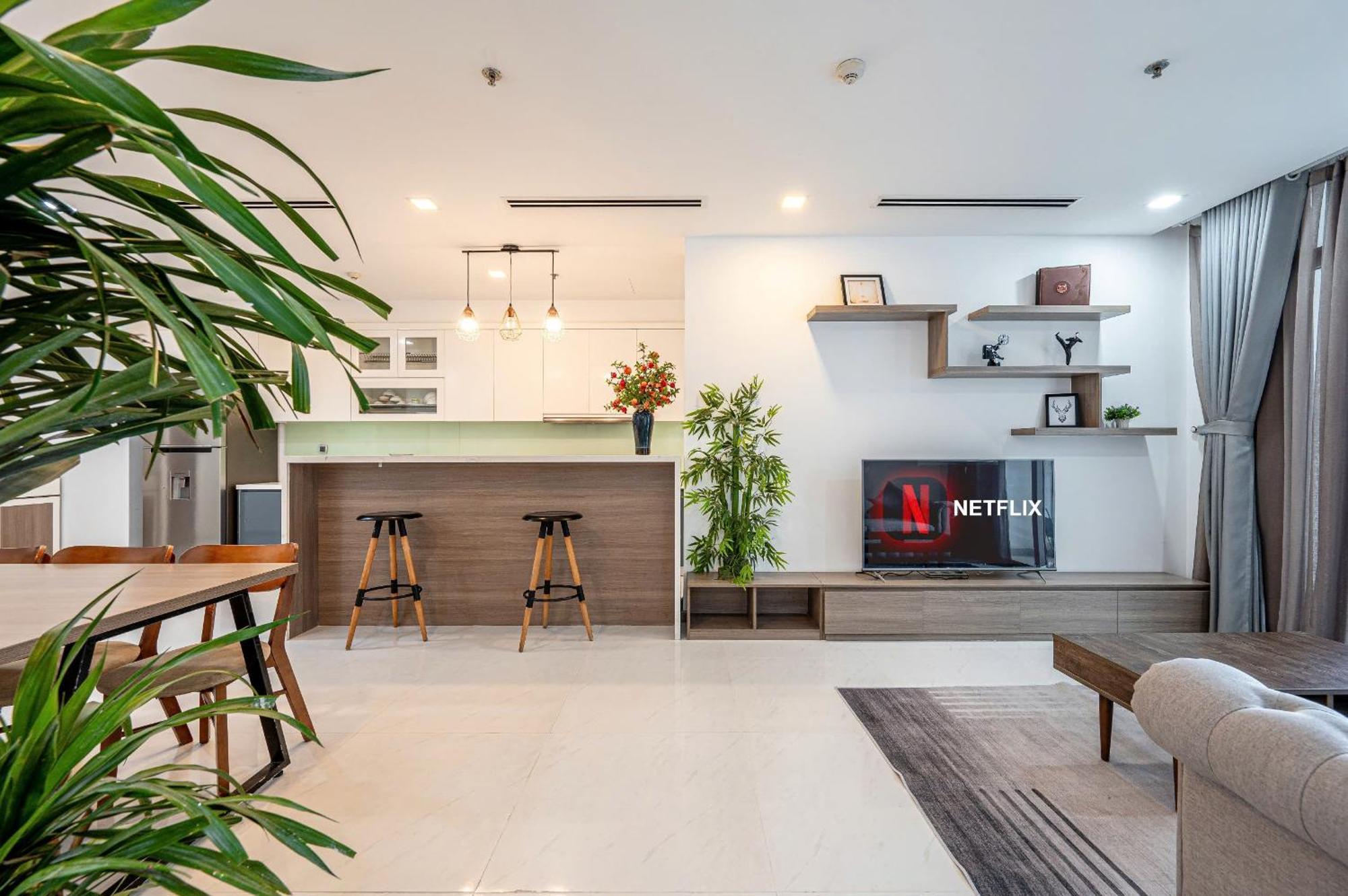 Luna Apartment- Vinhomes Park Ho Chi Minh City