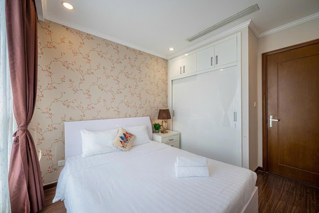 Luna Apartment- Vinhomes Park