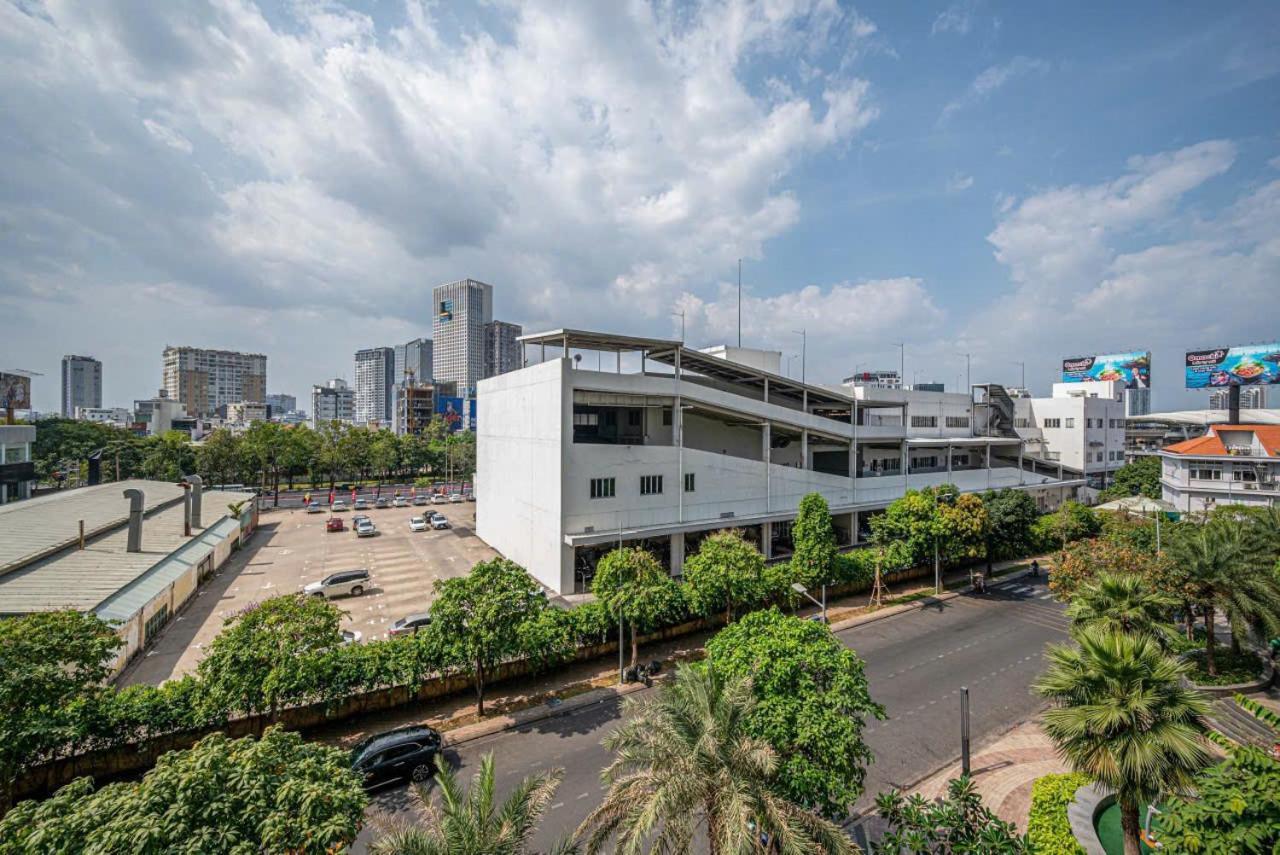 Luna Apartment- Vinhomes Park Apartment *