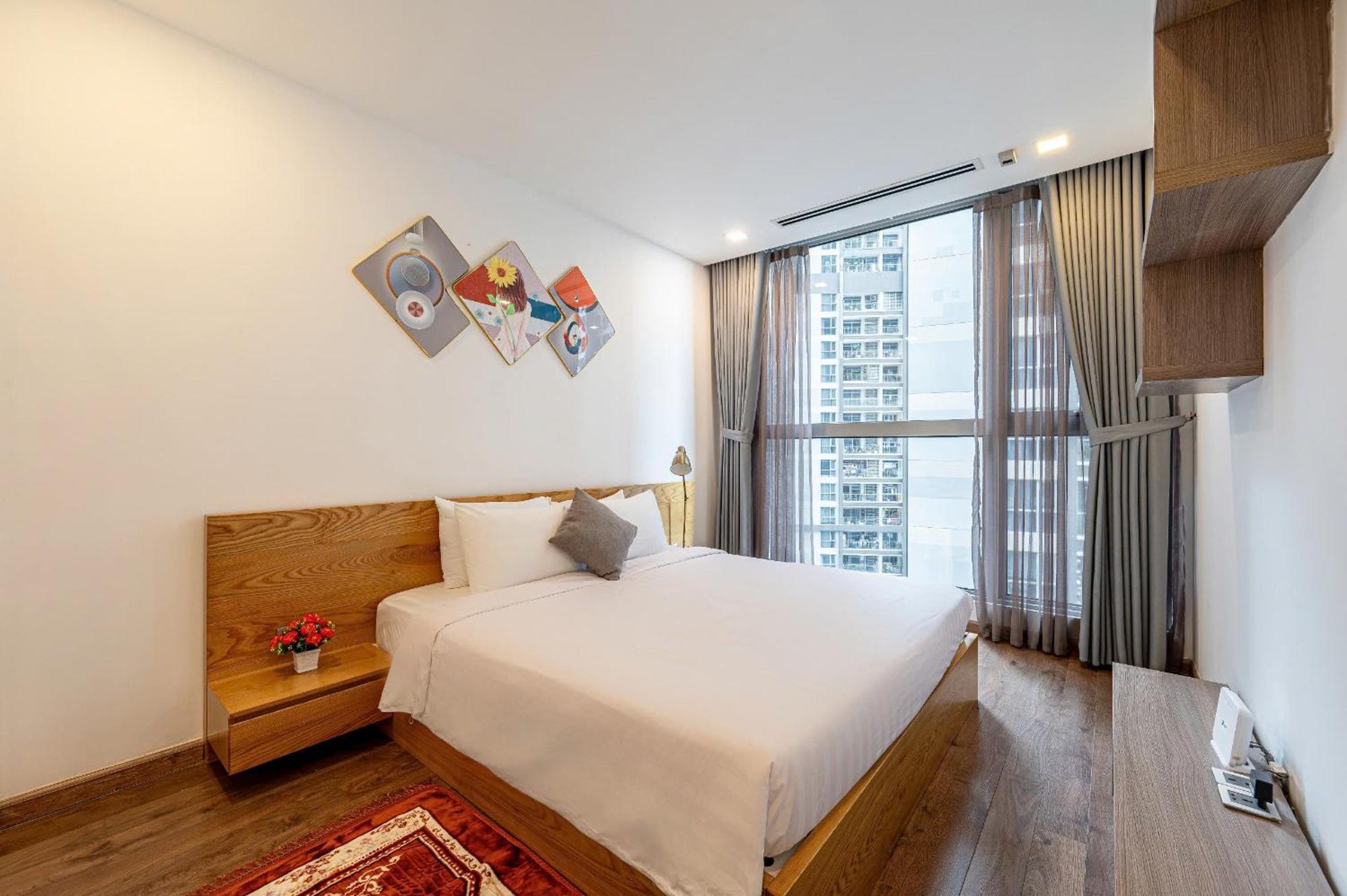 Luna Apartment- Vinhomes Park Apartment Ho Chi Minh City
