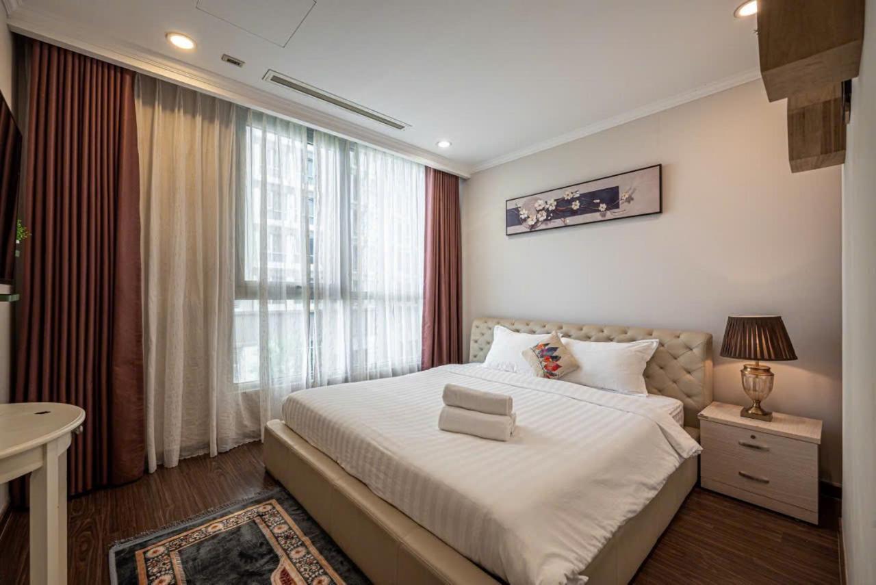 Luna Apartment- Vinhomes Park Ho Chi Minh City