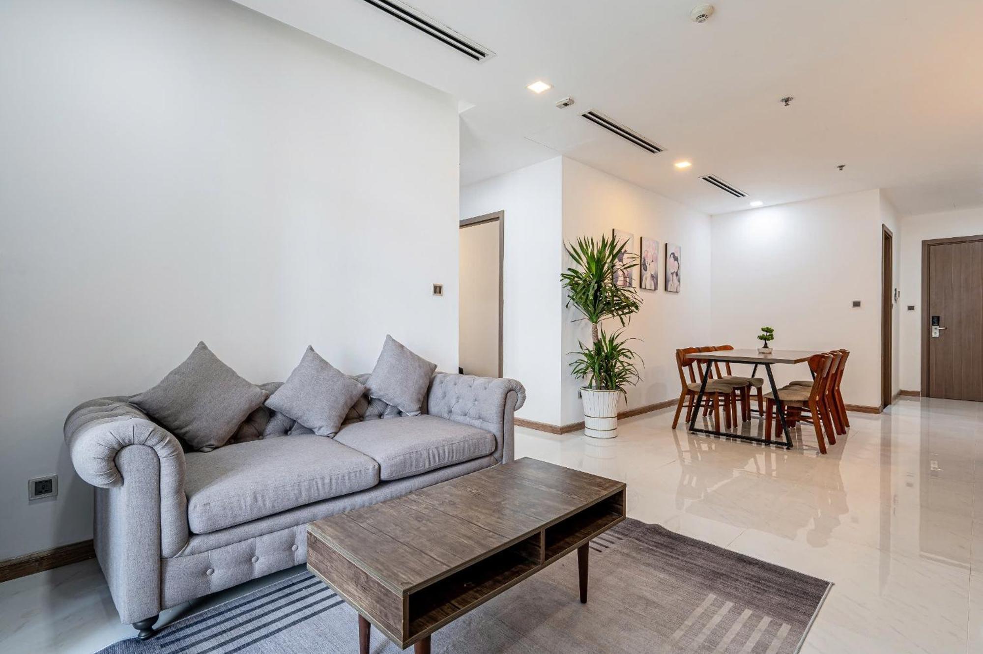 Luna Apartment- Vinhomes Park Ho Chi Minh City