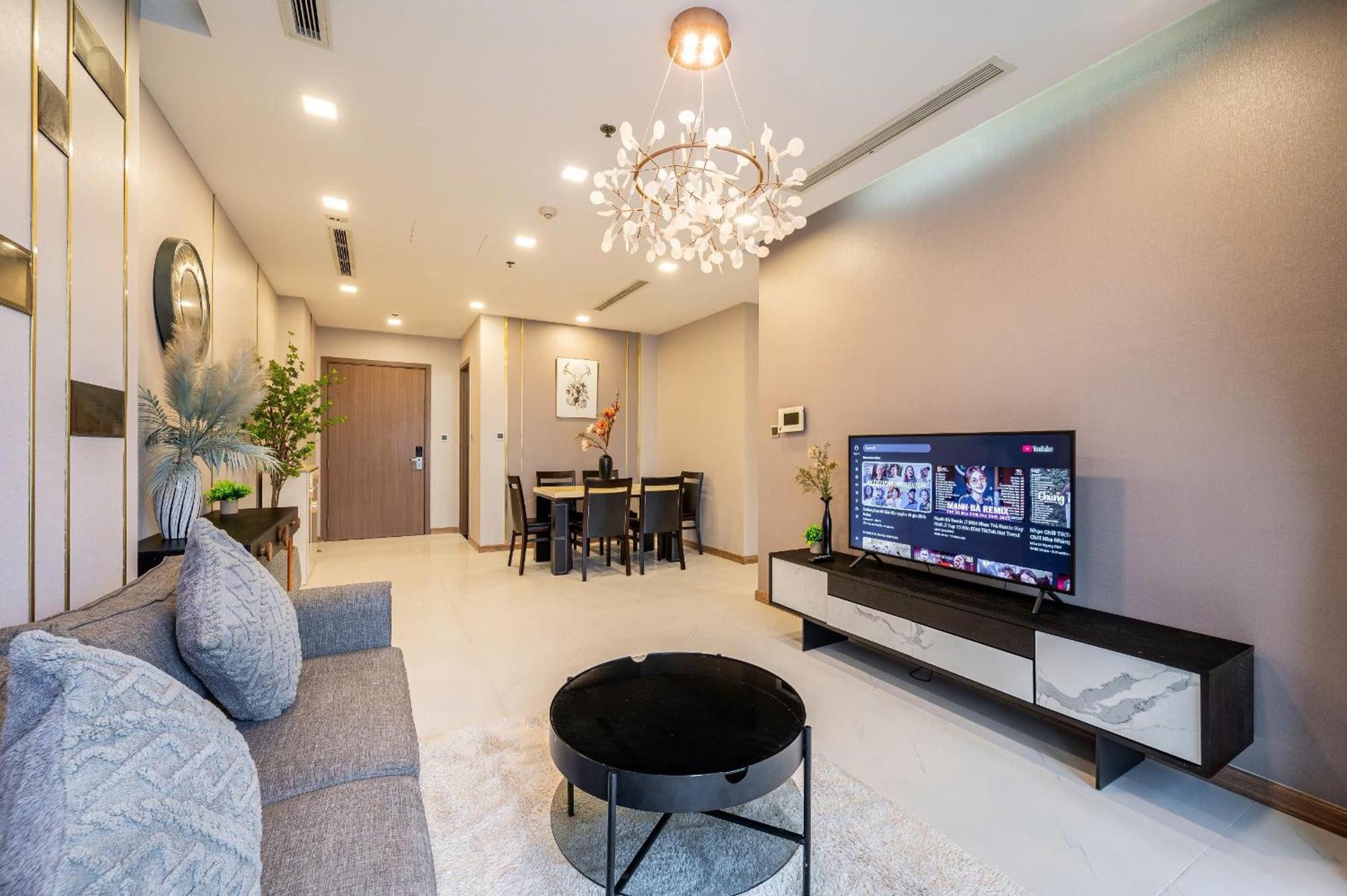 Luna Apartment- Vinhomes Park Apartment