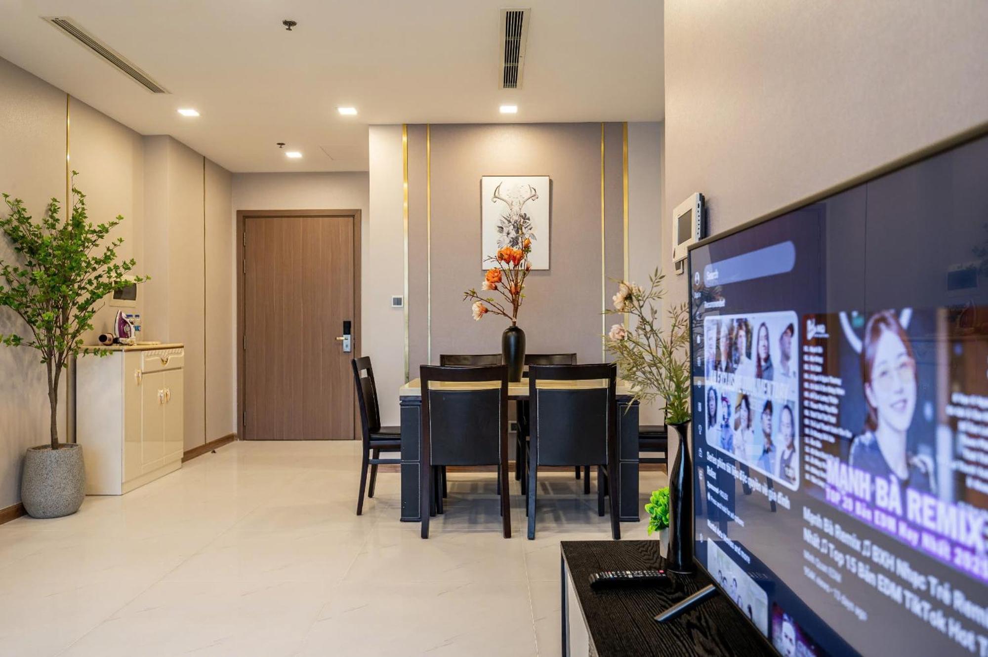 Luna Apartment- Vinhomes Park