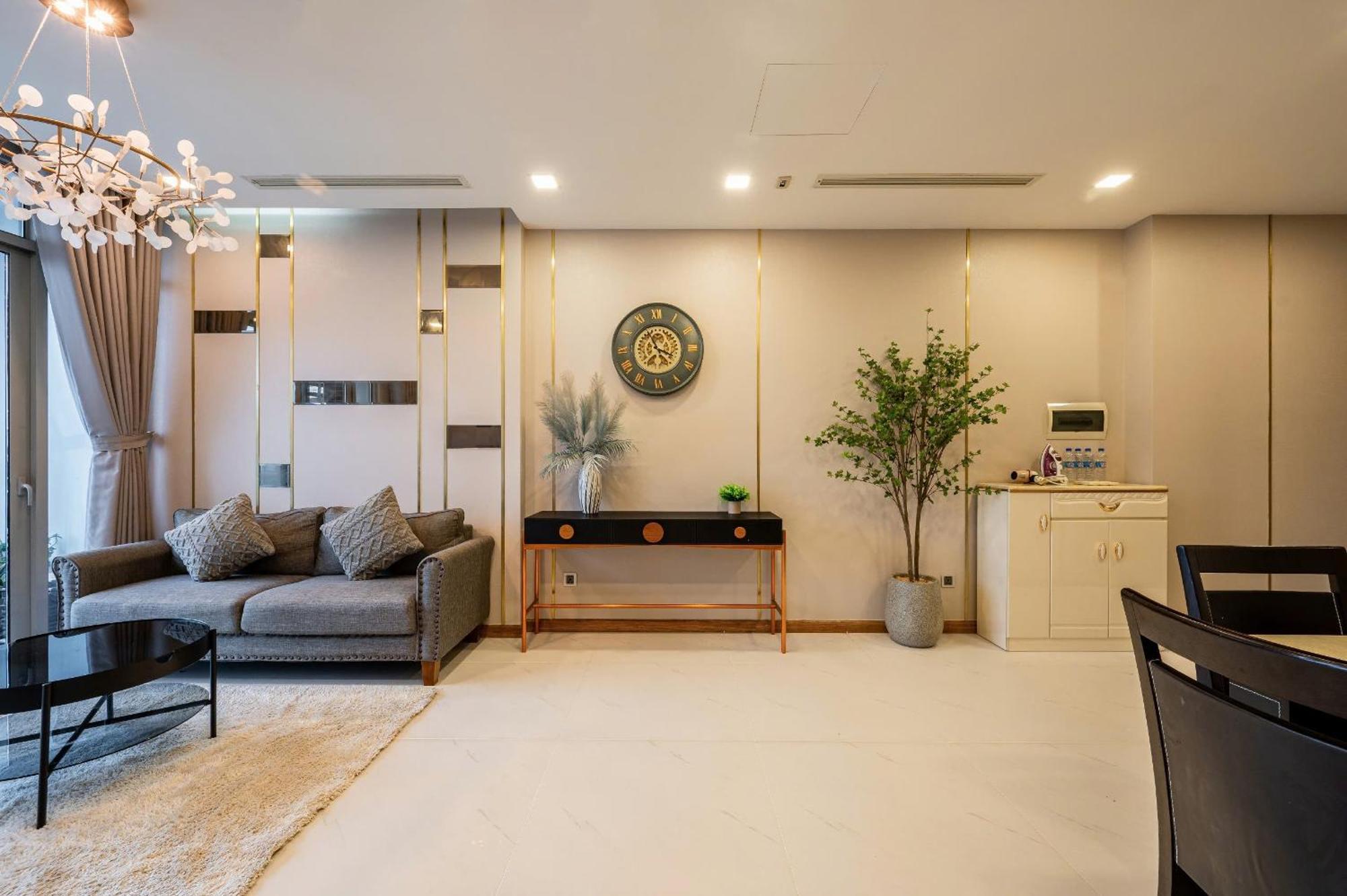 Luna Apartment- Vinhomes Park Ho Chi Minh City