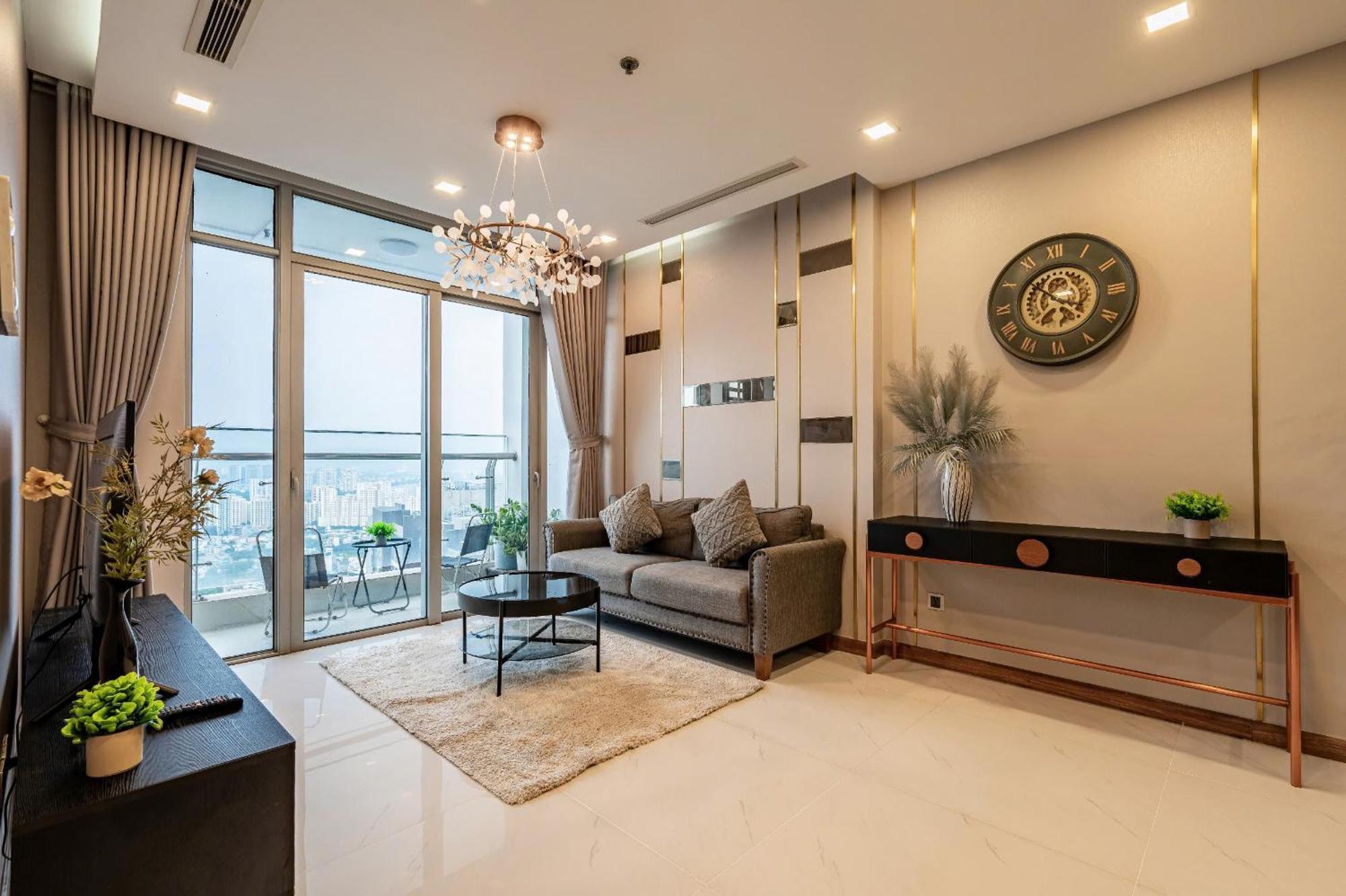 Luna Apartment- Vinhomes Park Apartment Ho Chi Minh City